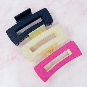 Quilted Chic Hair Claw Set Of 3 (Color: Black)